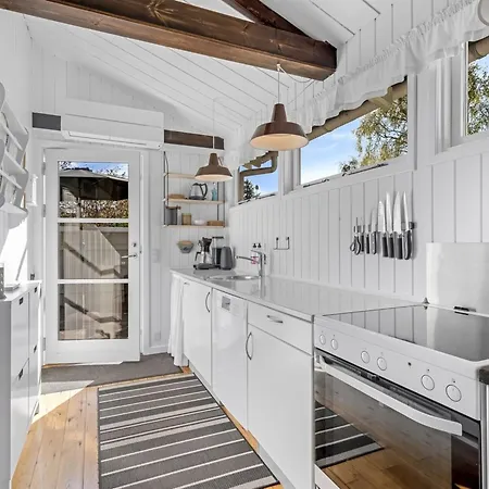 Jalina - 500m From The Sea By Interhome *